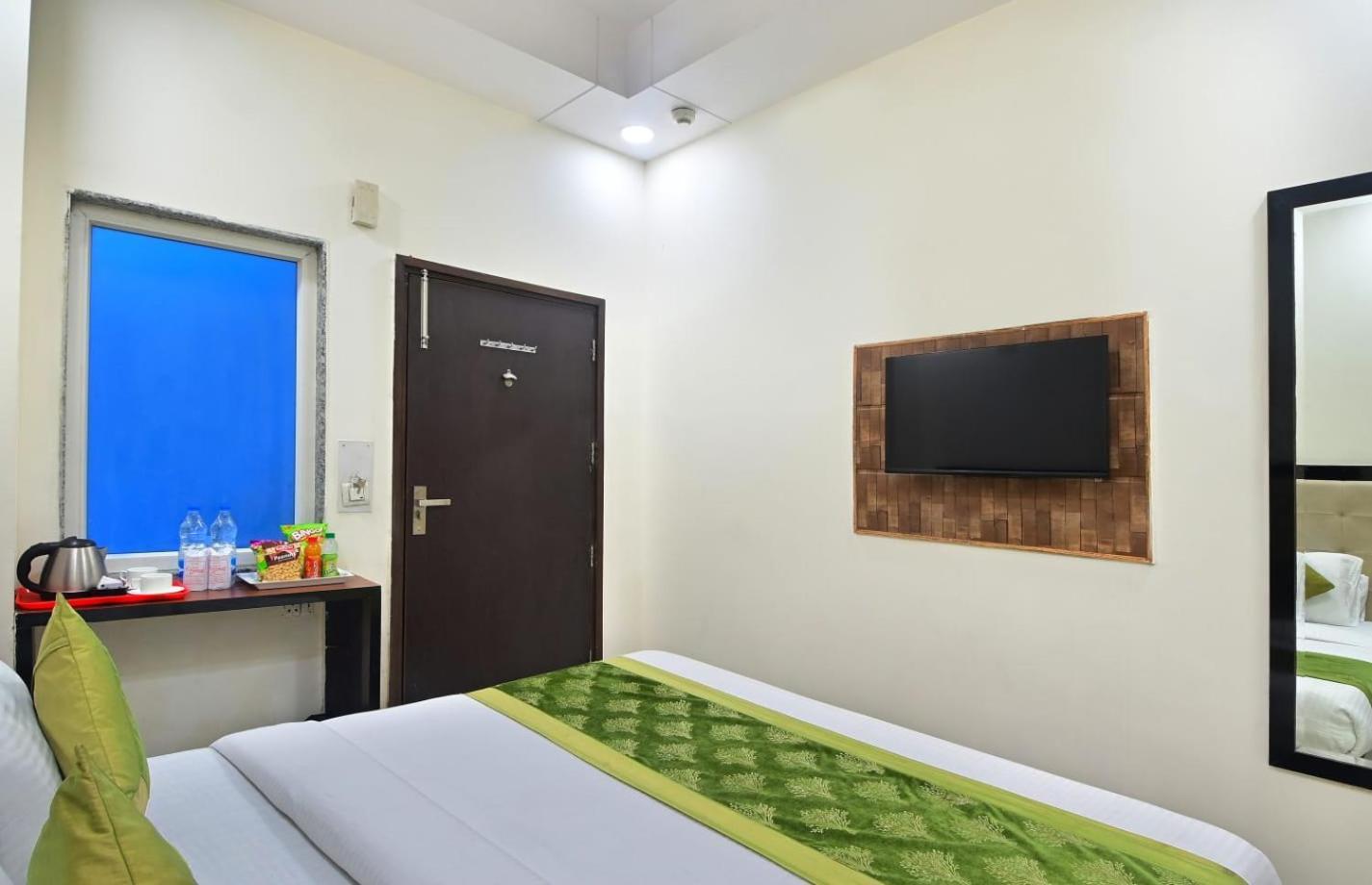 Hotel Emporio View - Railway Station - Paharganj